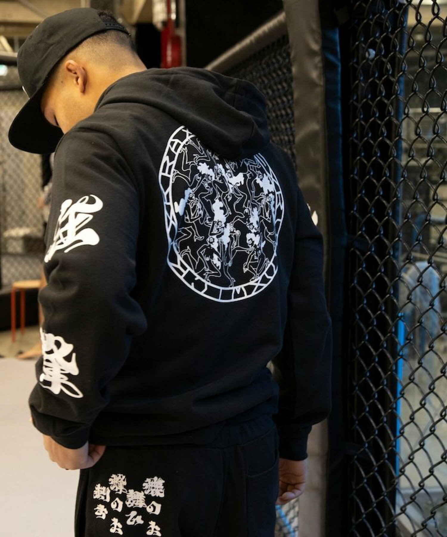 KRAZY BEE HOODIE / クレイジービー フーディ / バックプリント パーカー /  BE041P01 【限定展開】